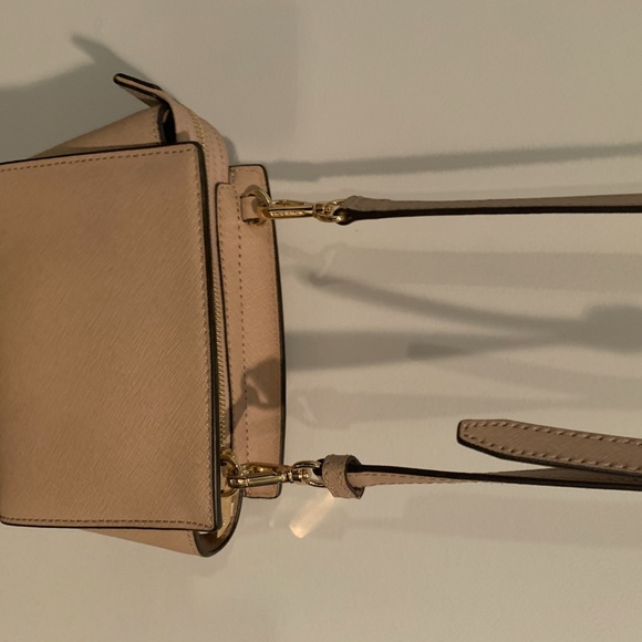 MICHEAL KORS Selma Small Crossbody - Picture 2 of 3